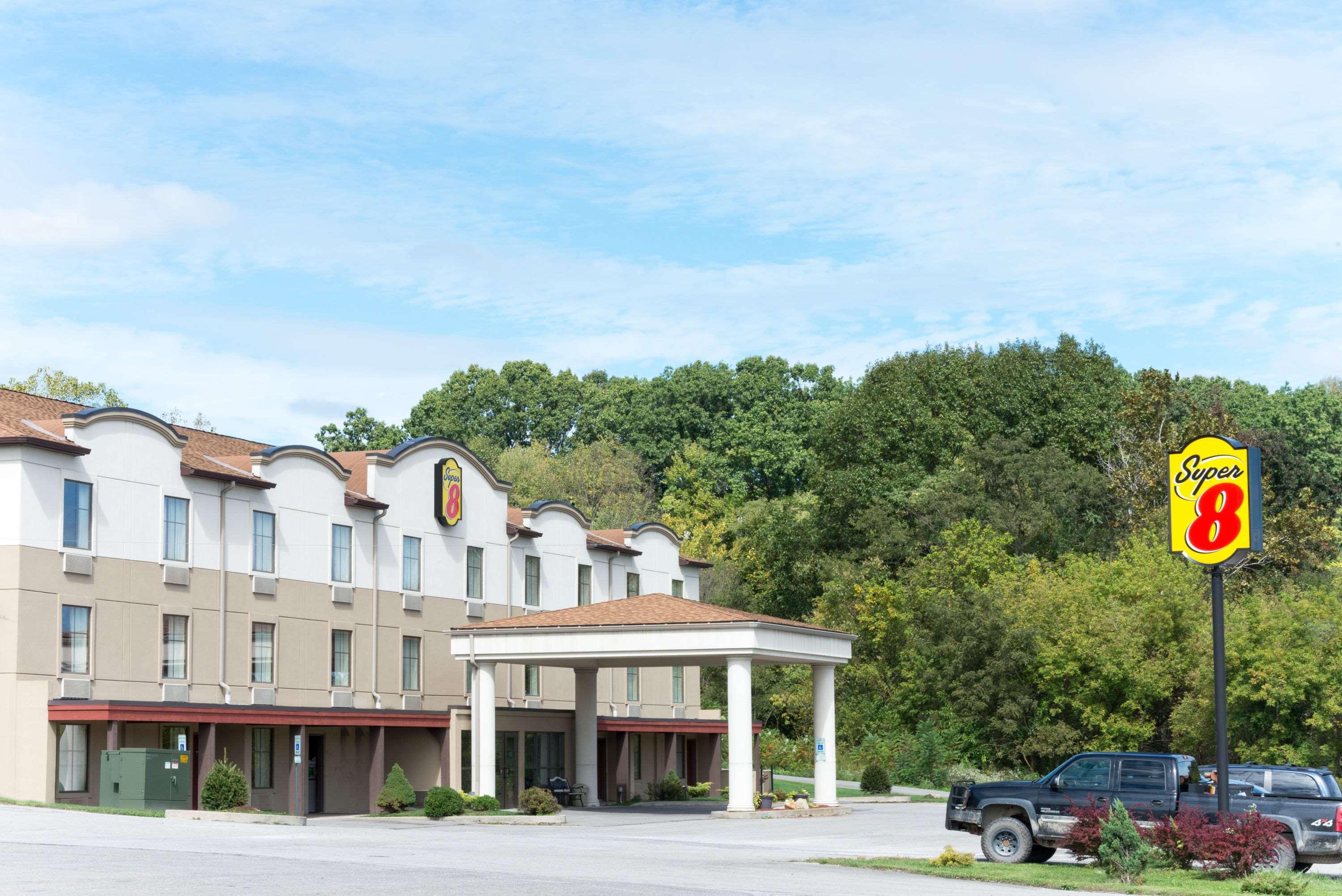 Super 8 By Wyndham Beaver Falls Exterior foto